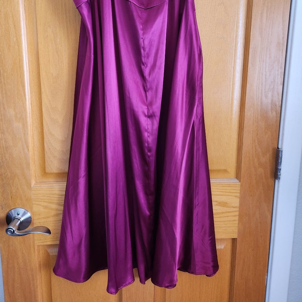 Flowing Party Dress - Picture 3 of 5